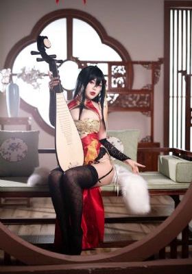 吸允婢女的浑圆的双乳_BD英语在线观看视频