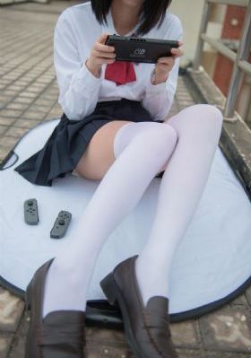 乌克兰emily赤裸无码AV_720高清迅雷在线观看